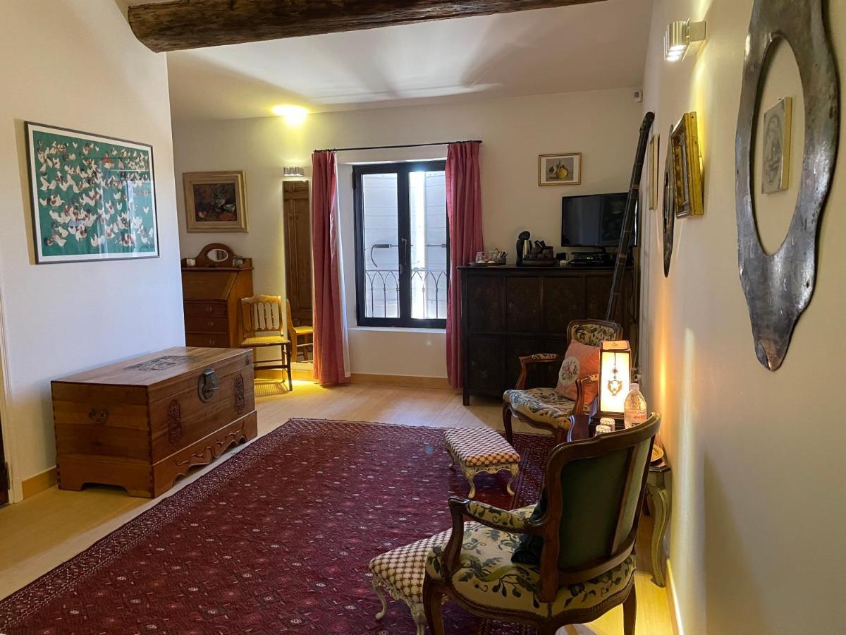 La Cour Carree Panzió Rustrel Kültér fotó