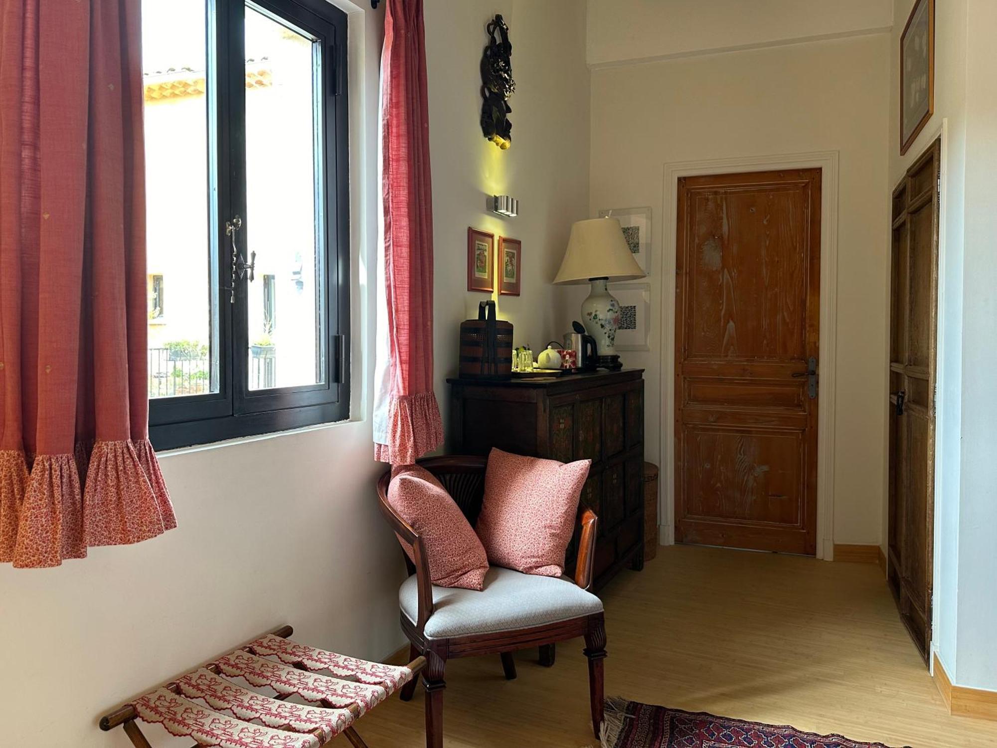 La Cour Carree Panzió Rustrel Kültér fotó